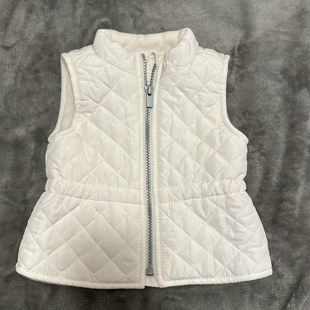 White Old Navy Puffer Vest Size 6-12m